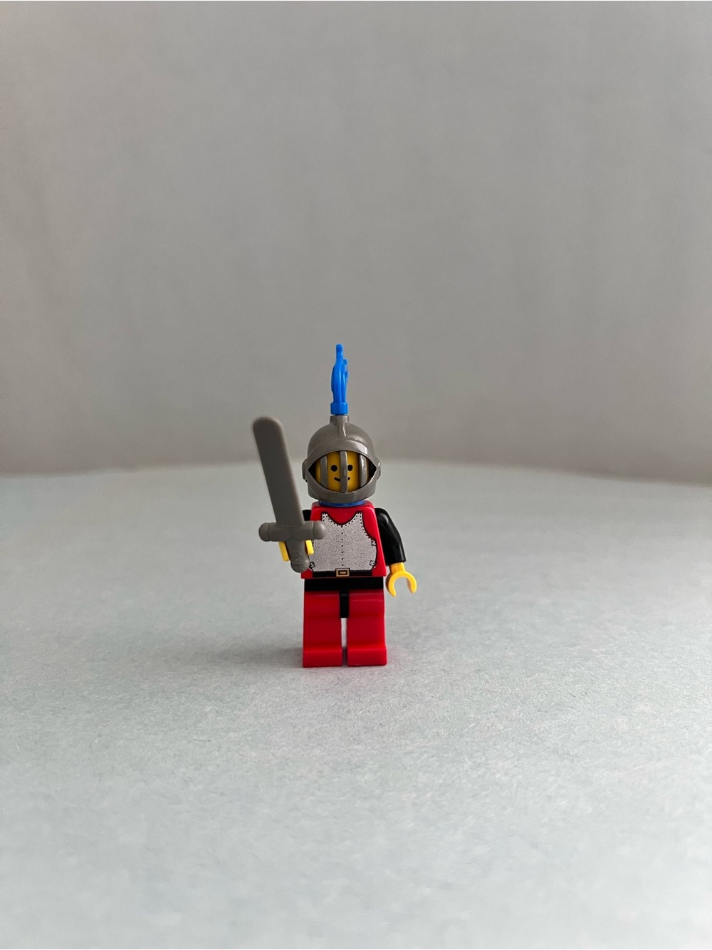 LEGO Castle Lion Knights Red Knight with Breastplate Minifigure